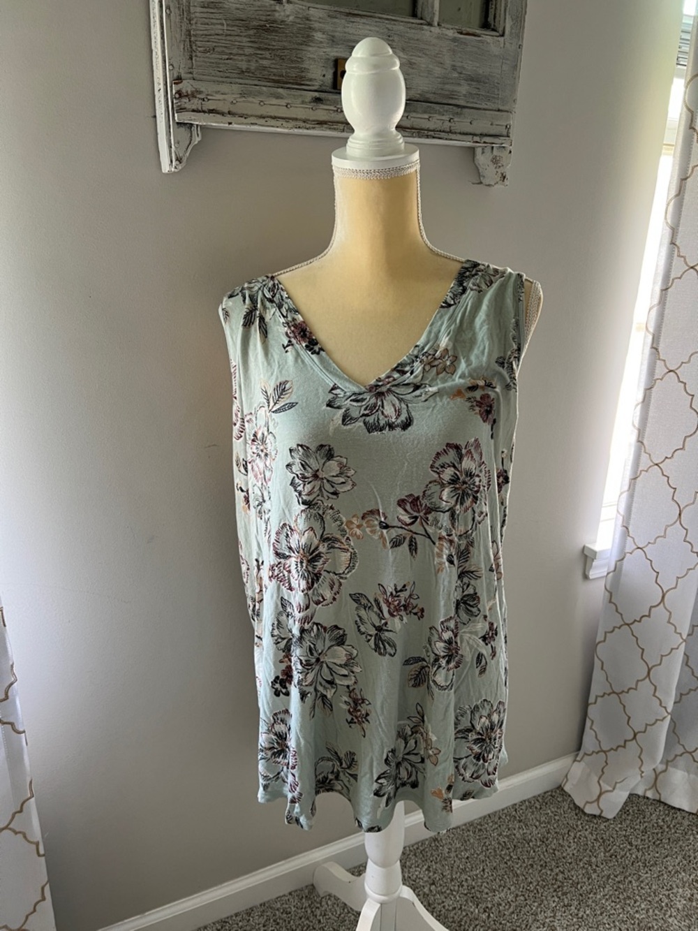 Maurices Mint Floral V-Neck Sleeveless Tank